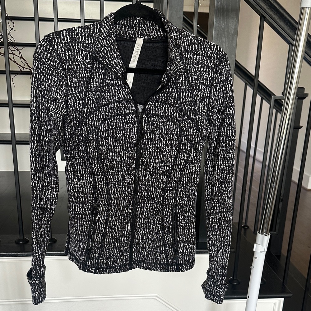 Lululemon Athletica Black & White Textured Blazer -Size 6